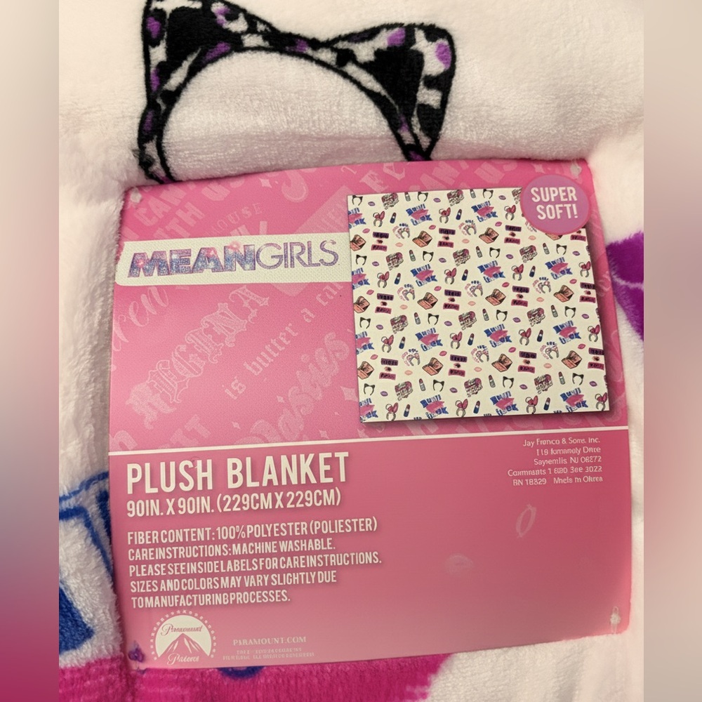 Mean Girls™ “That’s So Fetch” Oversized Plush Blanket-Queen Size 90”x90” NWT - Picture 4 of 7